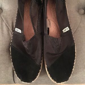 Toms black mesh/suede slip-ons